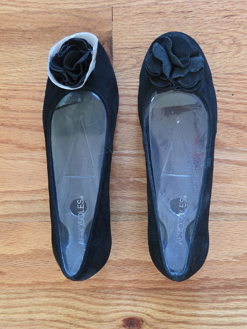 AEROSOLES Black Suede Floral Toe Ballet Flats